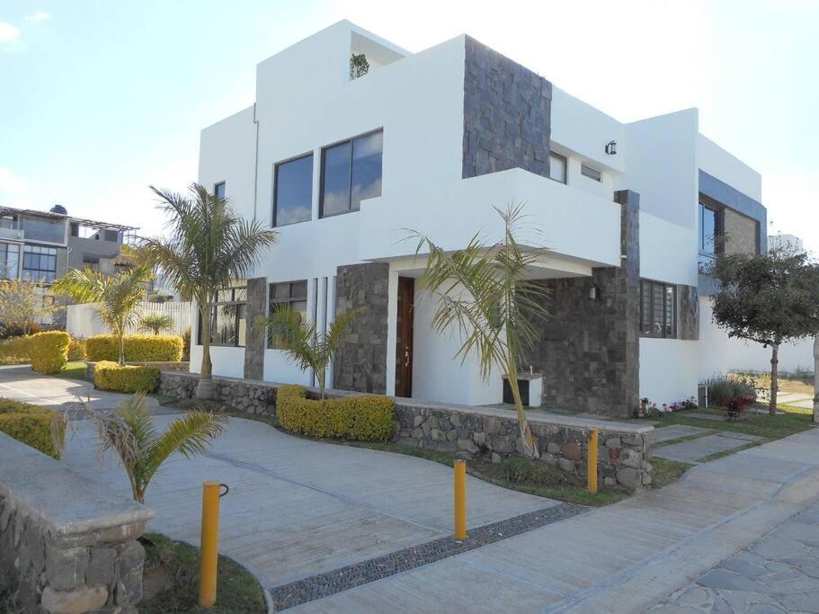 San Cristobal Zapotitlan Hermosa Casa En Orilla Del Lago -Zona De Villedos- מראה חיצוני תמונה